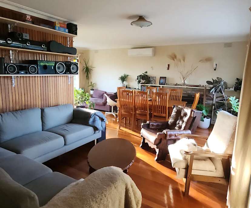 Room in a share house
