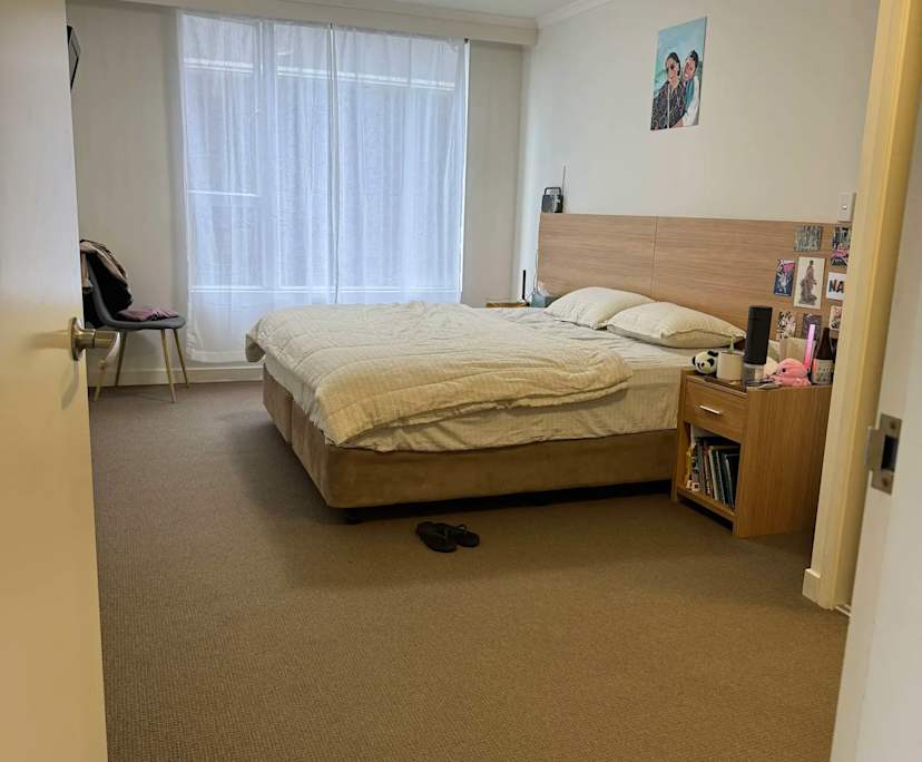 Furnished room with ensuite in a flatshare
