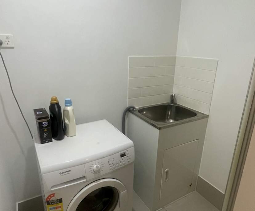 Room in a share house