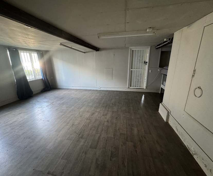 Room in a share house
