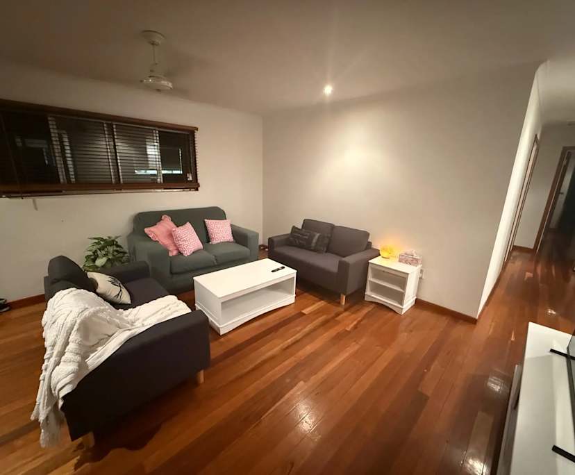 $370, Student-accommodation, 3 bathrooms, Corinda QLD 4075