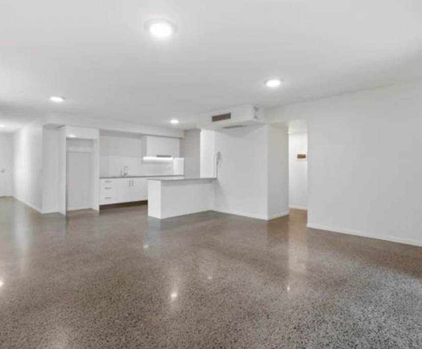 Unfurnished room with own bathroom