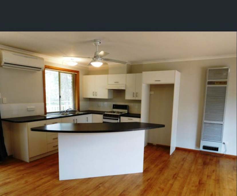 $350, Student-accommodation, 3 bathrooms, Coromandel Valley SA 5051