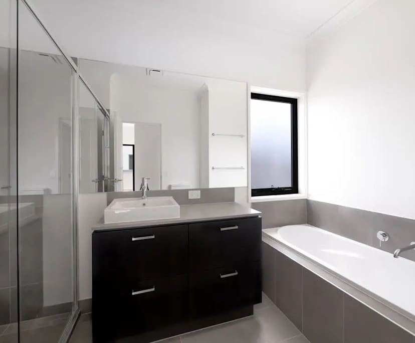 $295, Share-house, 3 bathrooms, Hope Island QLD 4212