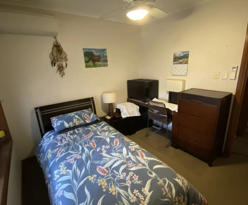 Room in a share house