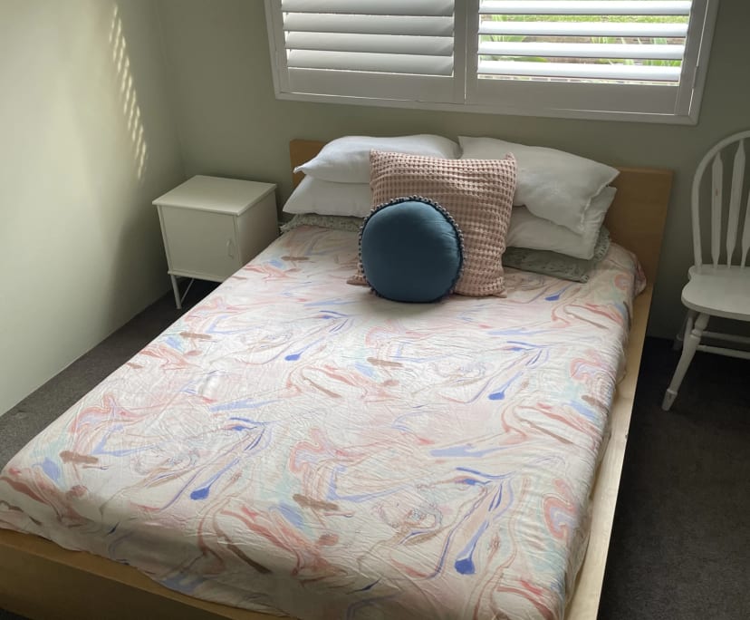 Furnished room in a flatshare