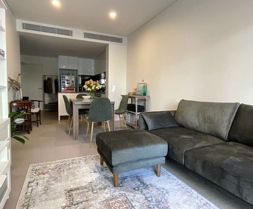 Furnished room in a flatshare