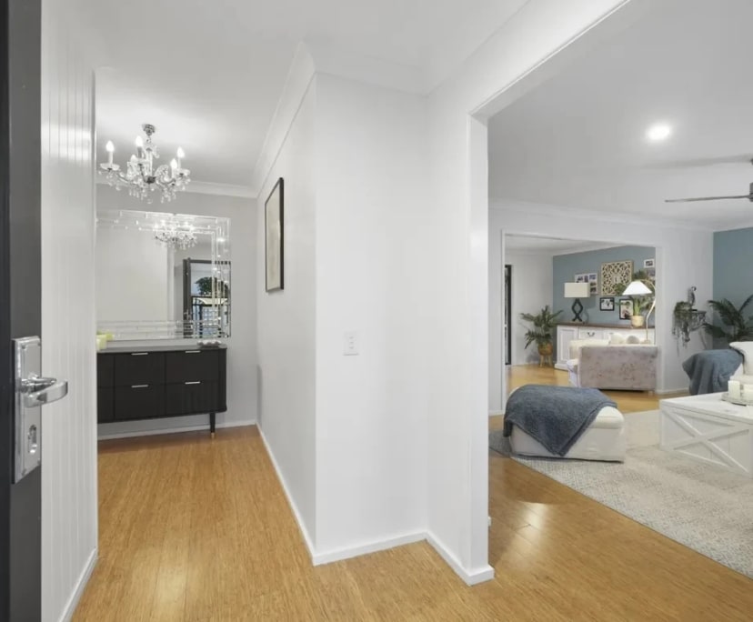 $375, Share-house, 5 bathrooms, Mermaid Waters QLD 4218