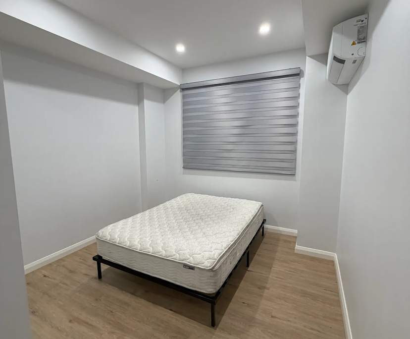 Furnished room with ensuite in a flatshare