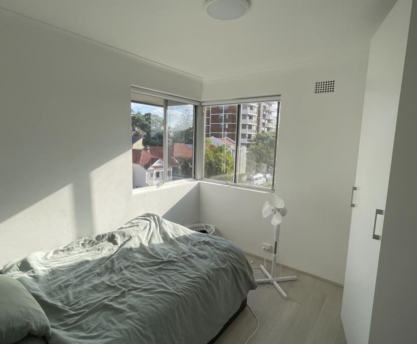 Furnished room in a flatshare