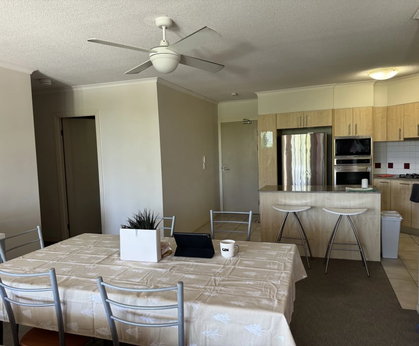 $350, Flatshare, 3 bathrooms, Spring Hill QLD 4000