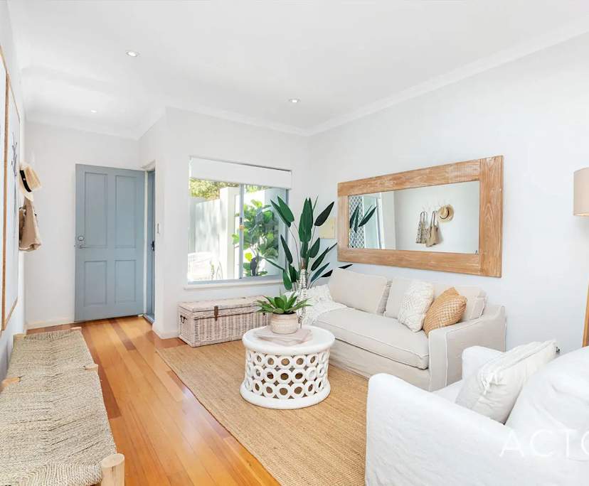 Whole property with 2 rooms for rent