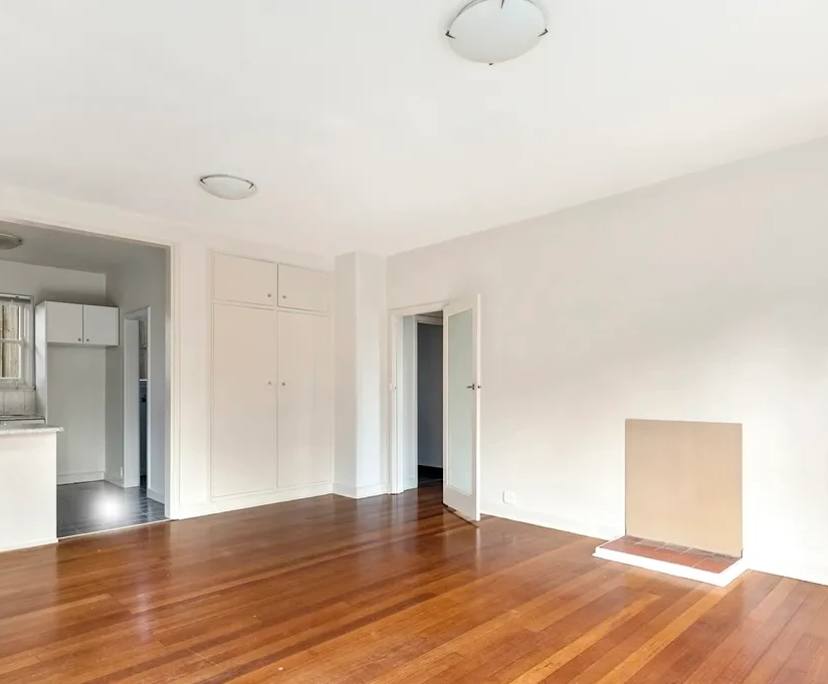 Unfurnished room in a flatshare