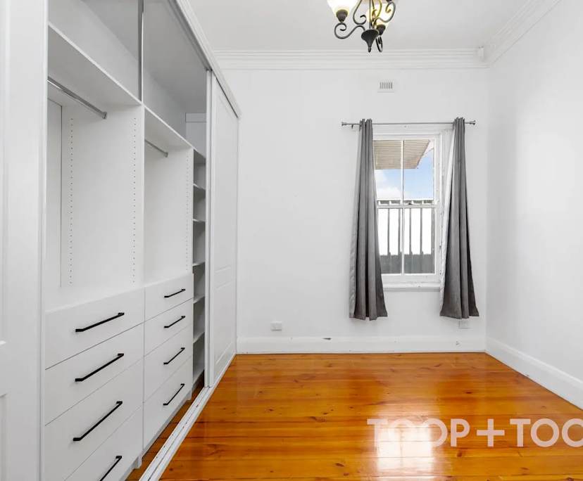 Room in a share house