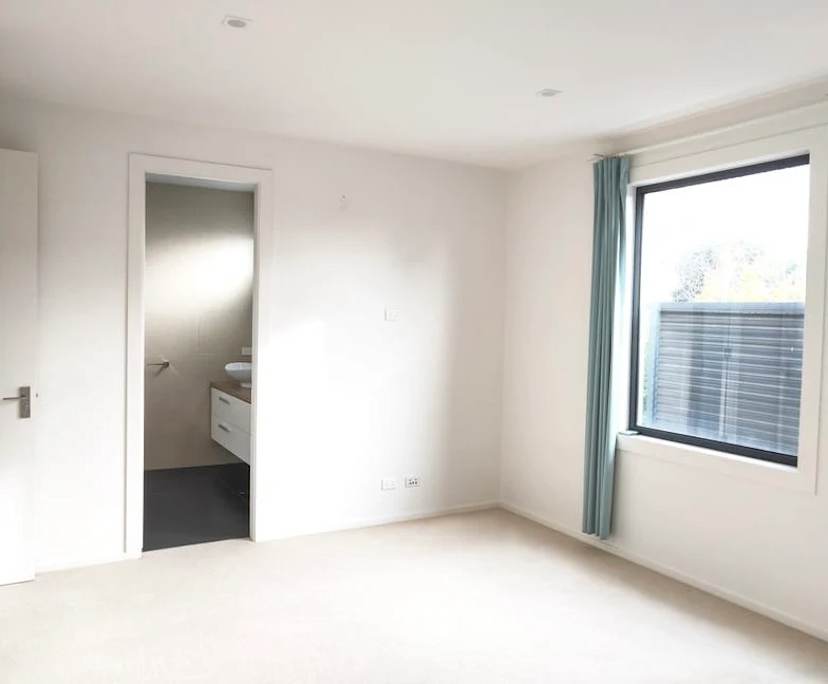 $330, Share-house, 2 bathrooms, Ormond VIC 3204