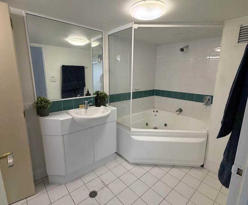$600, 1-bed, 1 bathroom, Braddon ACT 2601