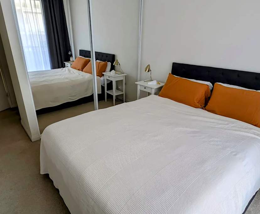 Furnished room with ensuite in a flatshare