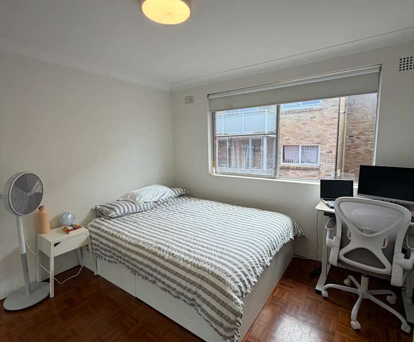 Furnished room in a flatshare