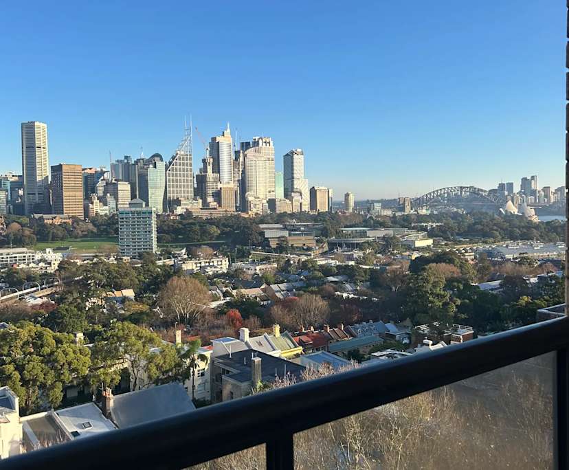 Furnished room in a flatshare