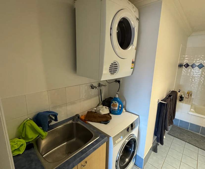 Unfurnished room in a flatshare