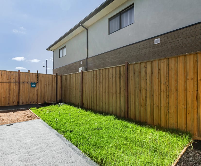 $230, Share-house, 3 bathrooms, Fraser Rise VIC 3336