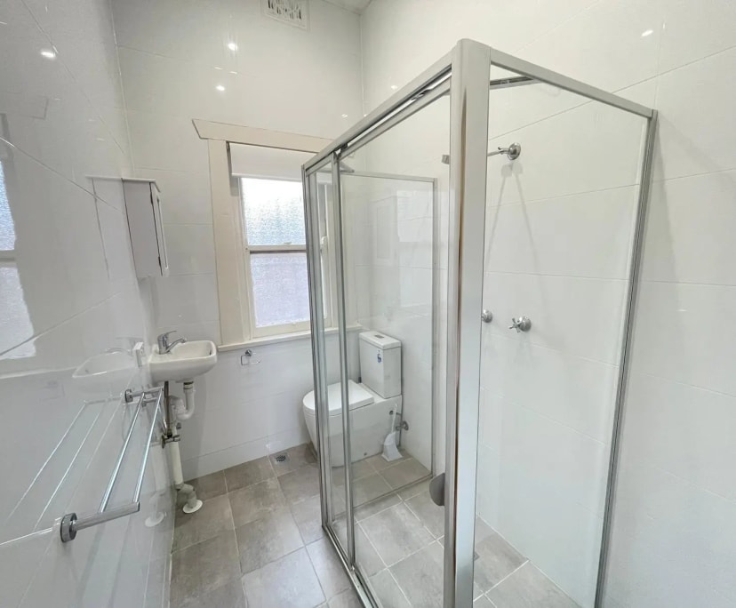 $750, 1-bed, 1 bathroom, North Bondi NSW 2026