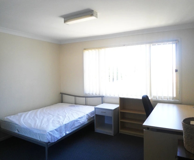 $170, Student-accommodation, 3 rooms, Shortland NSW 2307, Shortland NSW 2307