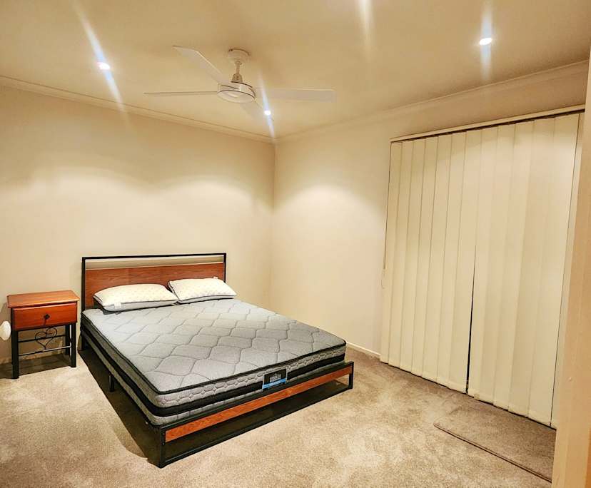 $350, Share-house, 5 bathrooms, Cranbourne North VIC 3977