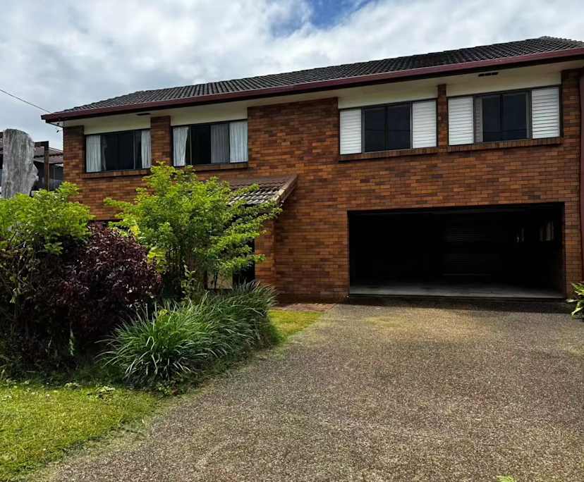 $350, Whole-property, 5 bathrooms, Southport QLD 4215
