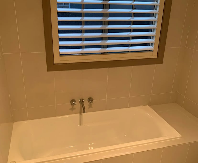 $350, Share-house, 3 bathrooms, Hamilton NSW 2303