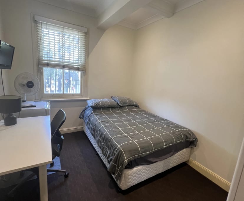 Furnished room in a share house