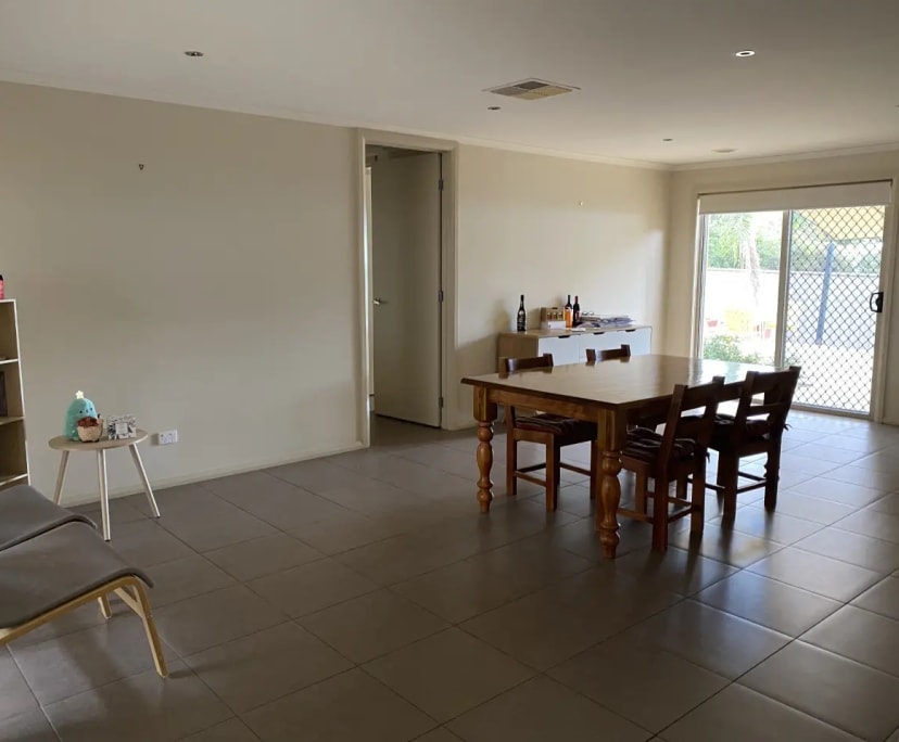 Room for Rent in Wodonga, VIC 160, Flexible with