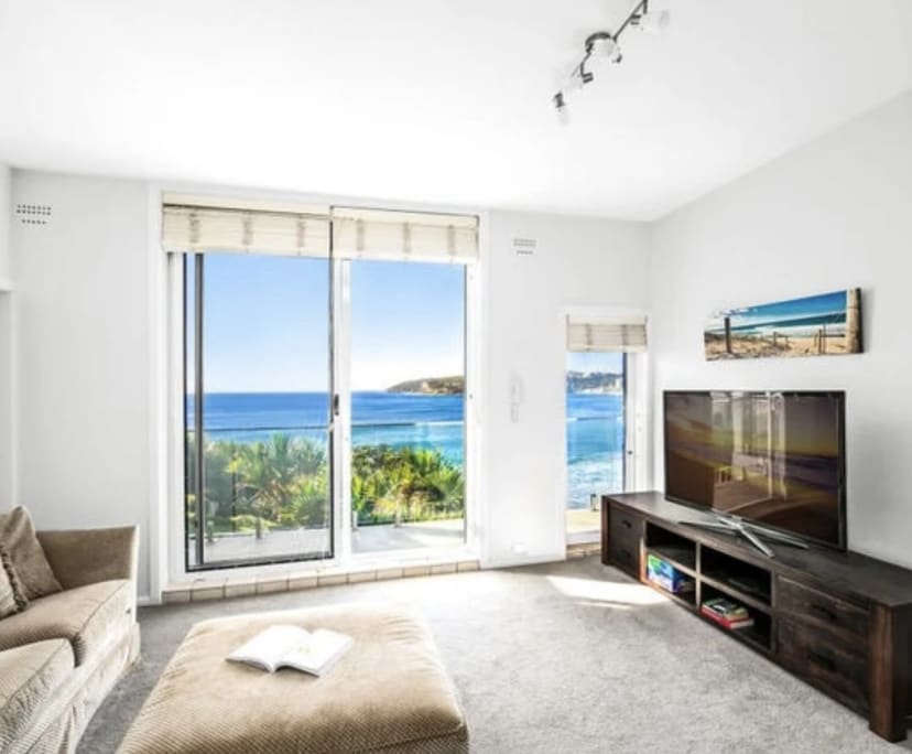 Furnished room in a flatshare