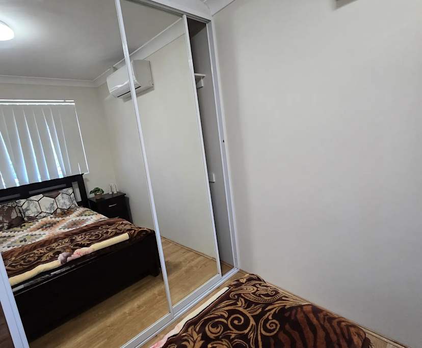 Furnished room in a flatshare