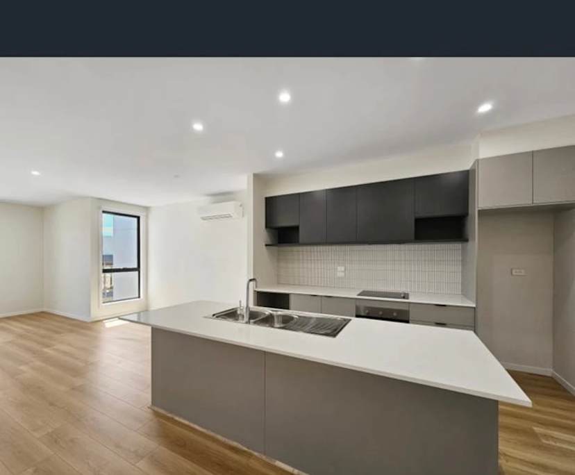Unfurnished room with own bathroom