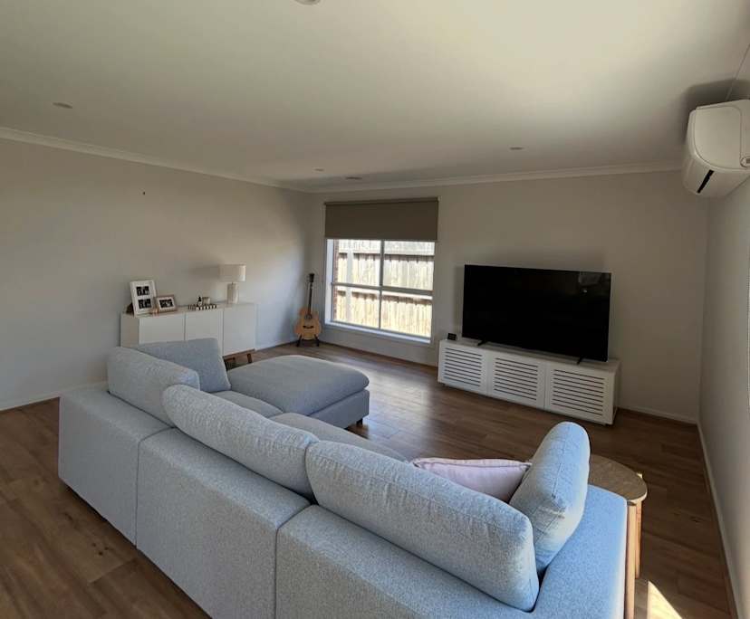 Unfurnished room in a share house