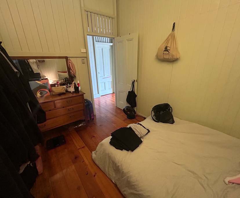 Unfurnished room in a flatshare