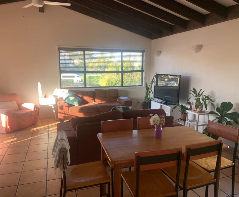 Furnished room in a flatshare