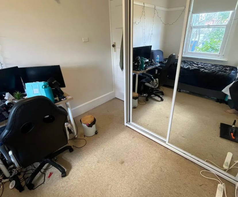 Unfurnished room in a flatshare