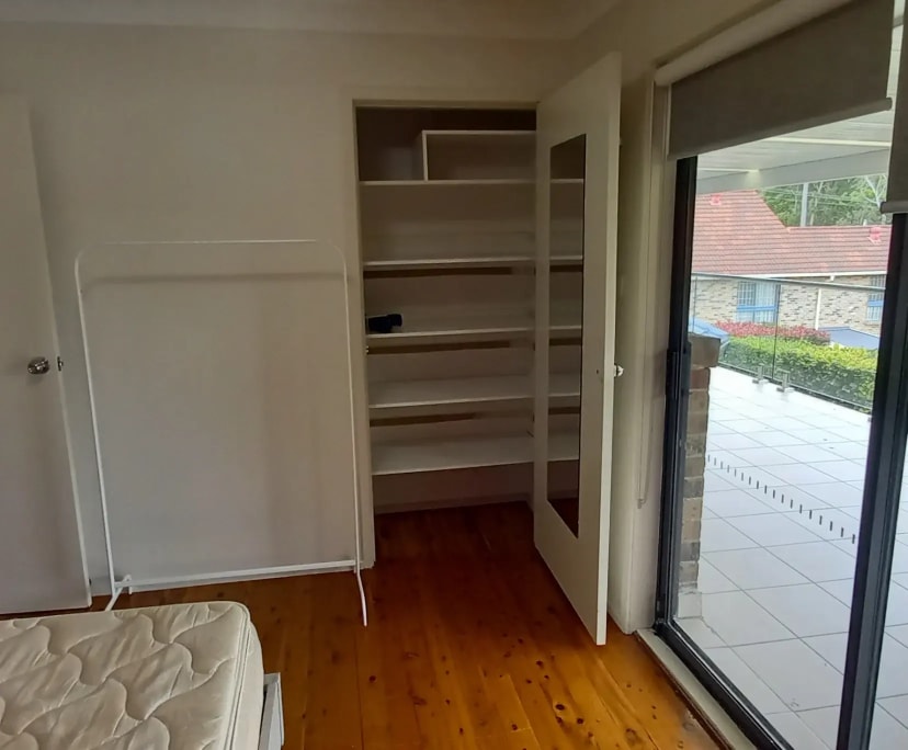 Furnished room in a flatshare