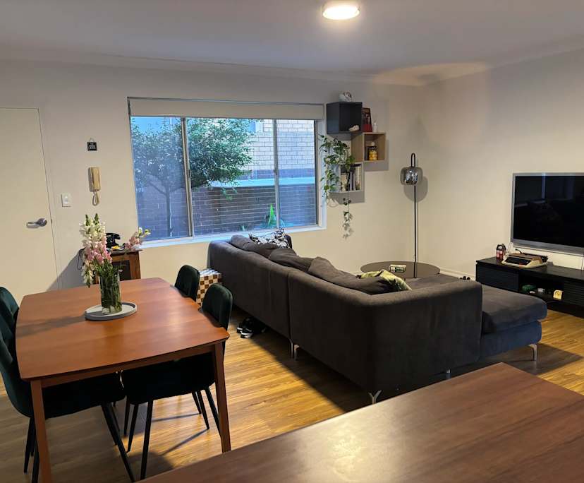 Furnished room in a flatshare