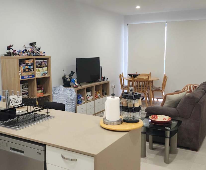 $290, Flatshare, 2 bathrooms, Mitchelton QLD 4053