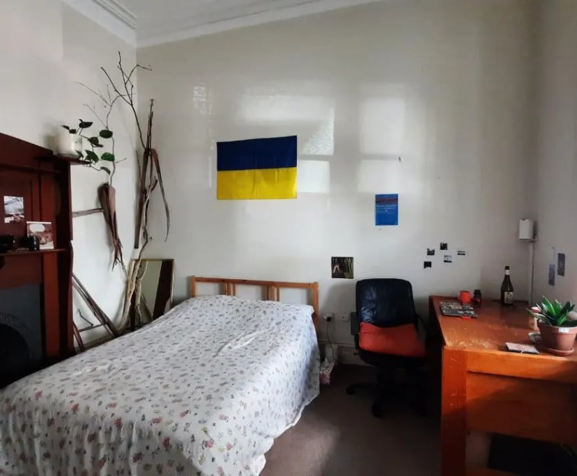 Furnished room in a share house