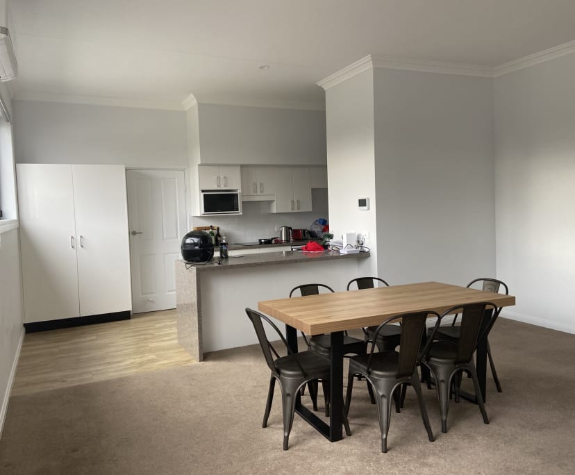 Furnished room in a flatshare