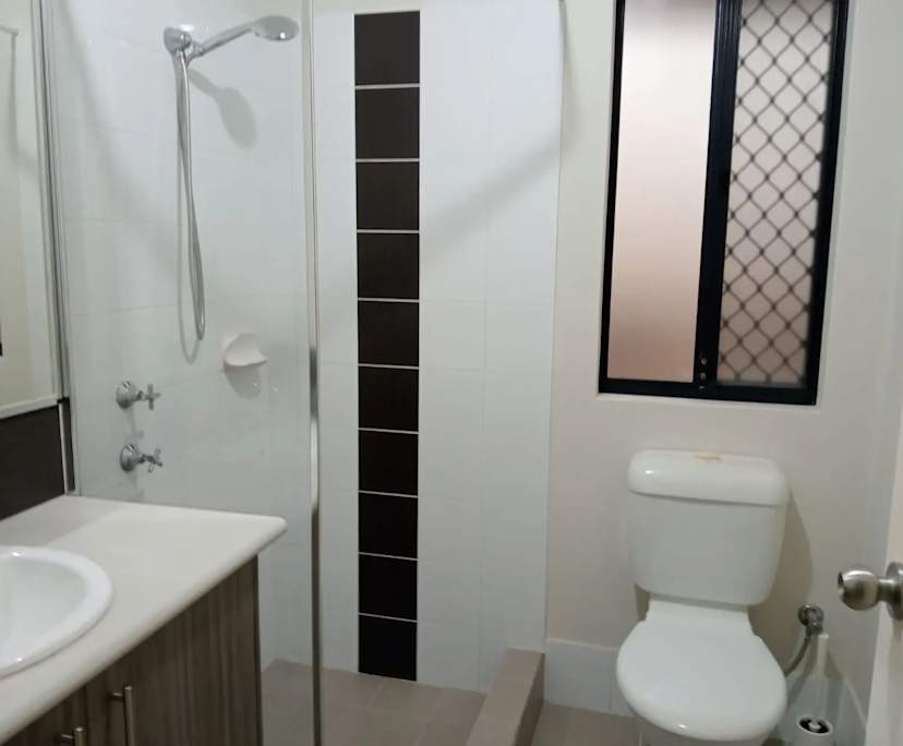 $300, Share-house, 6 bathrooms, Saint James WA 6102