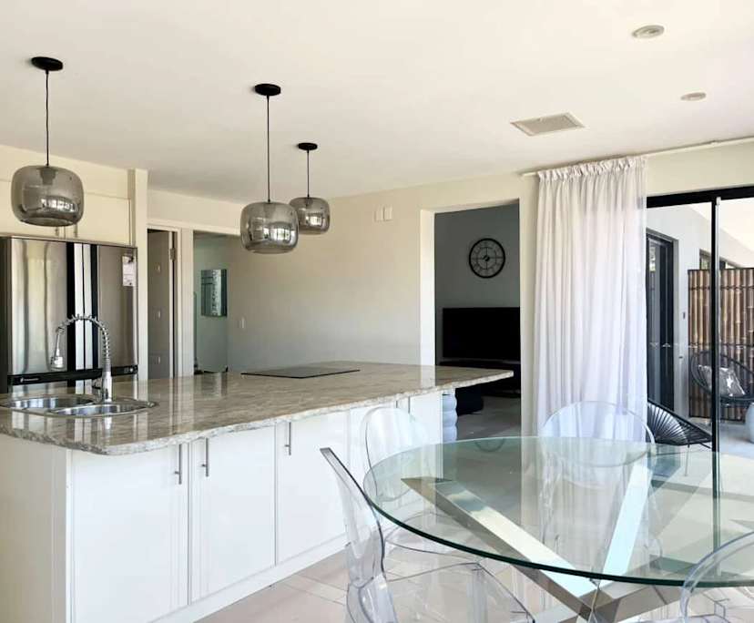 $570, Share-house, 3 bathrooms, Broadbeach Waters QLD 4218