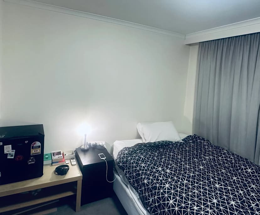 Furnished room with ensuite in a flatshare