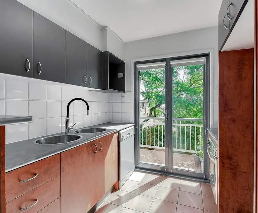 $380, Share-house, 2 bathrooms, Spring Hill QLD 4000