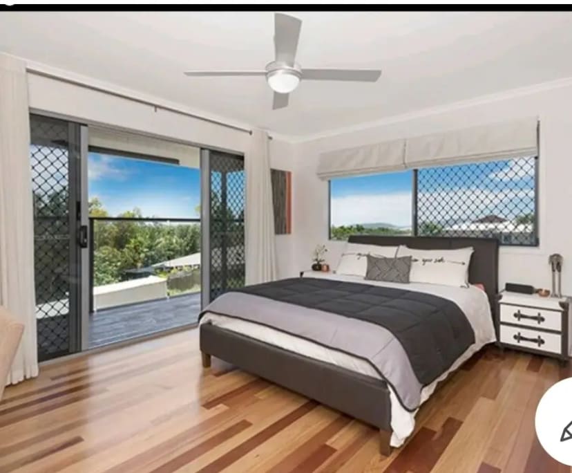 Whole Property for Rent in Mount Louisa, Townsville