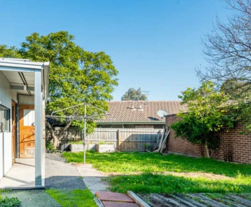 Unfurnished room in a share house